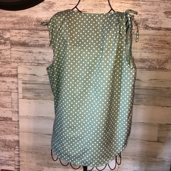 Green polka dot tank top size large crunched shoulders green and white s… - Picture 6 of 7
